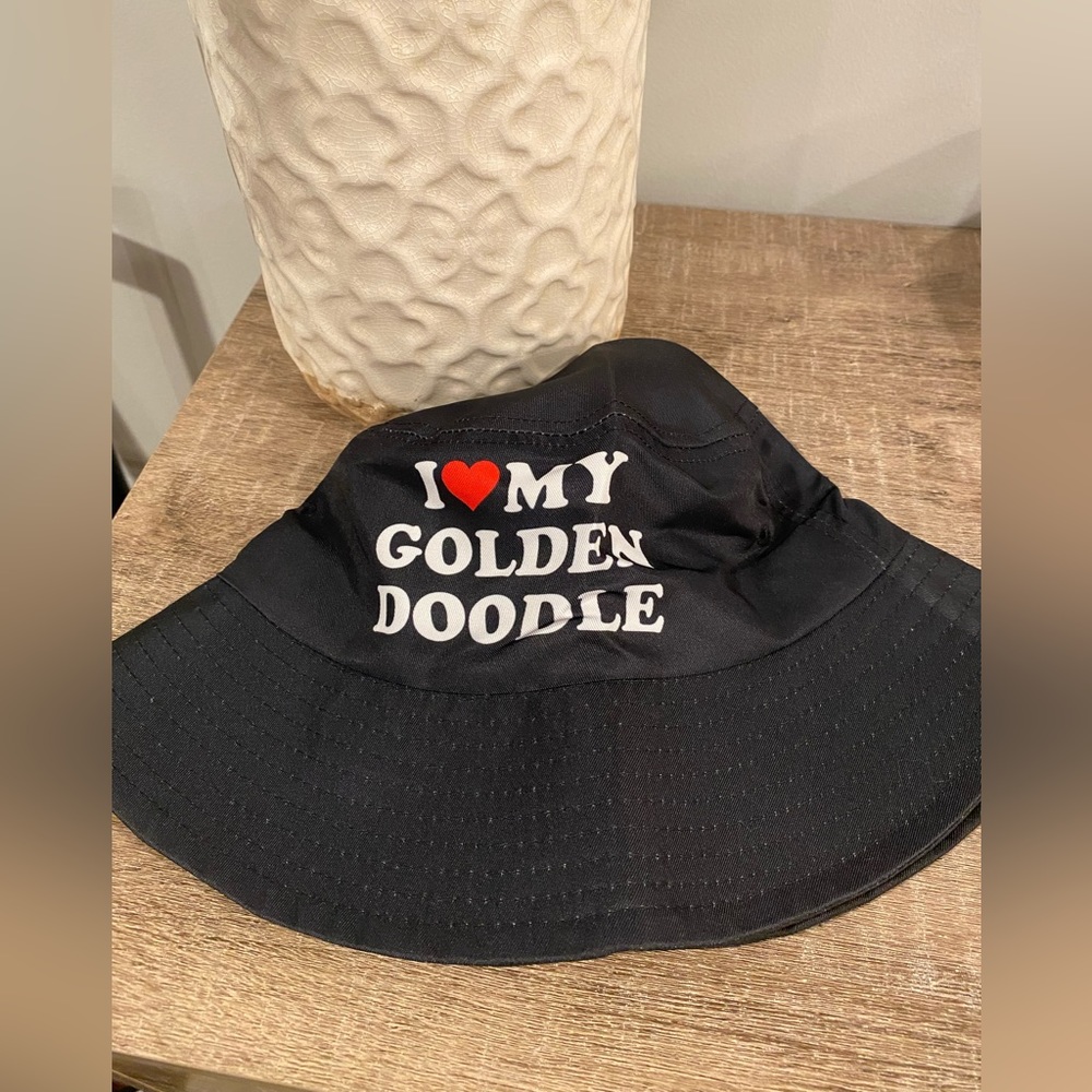 I love my goldendoodle bucket hat NEW